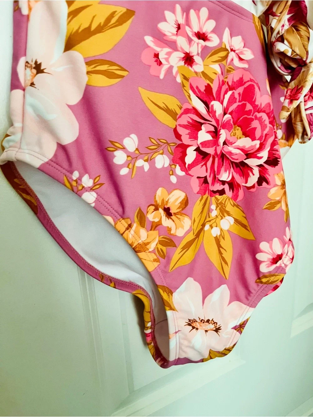 NWT Kona Sol Floral Pink Cut Out One-Piece Swimsuit Size Medium